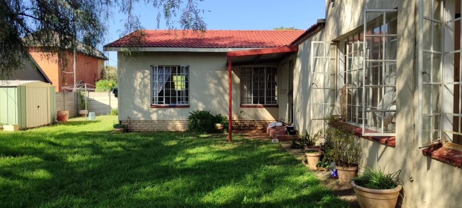 4 Bedroom Property for Sale in Eike Park Gauteng