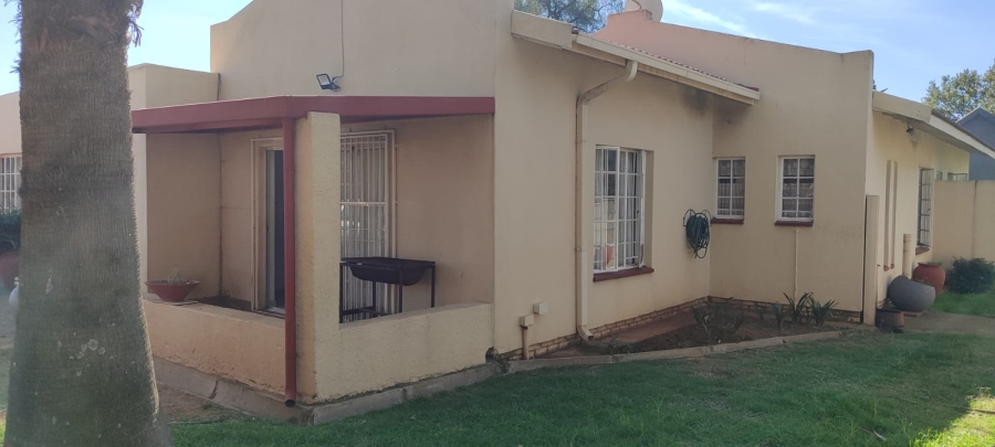 4 Bedroom Property for Sale in Eike Park Gauteng