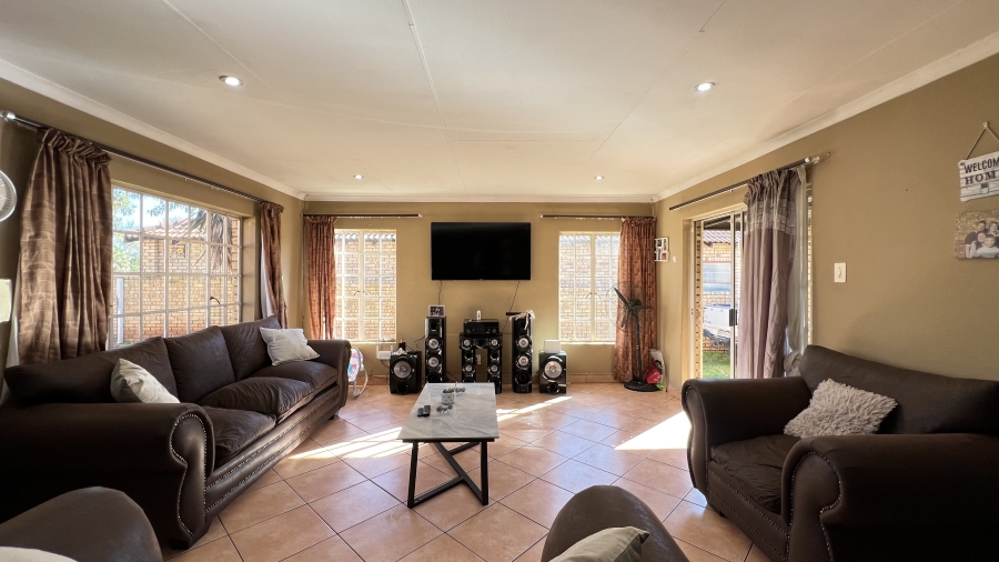 3 Bedroom Property for Sale in Eike Park Gauteng