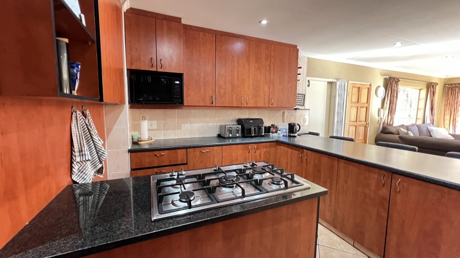 3 Bedroom Property for Sale in Eike Park Gauteng