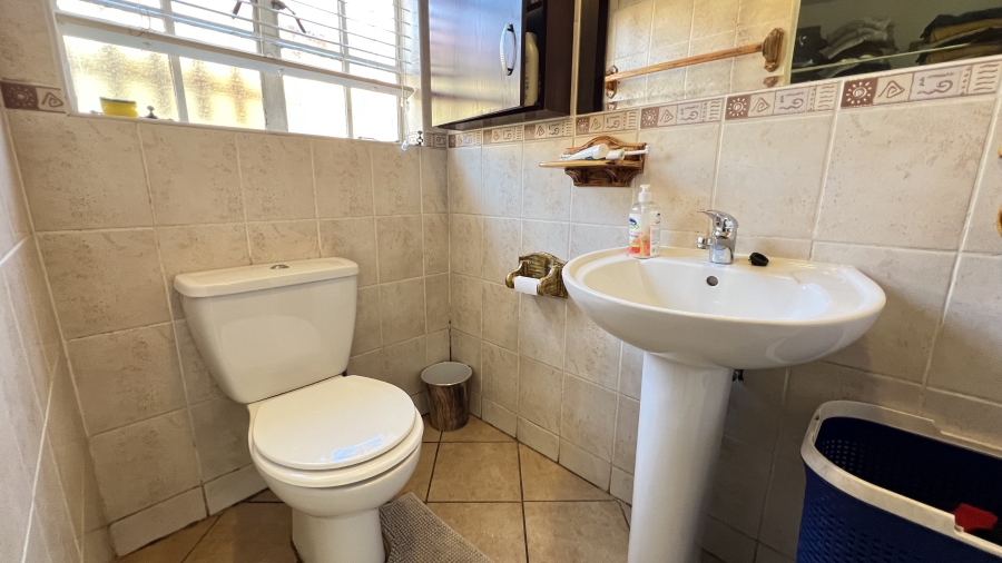 3 Bedroom Property for Sale in Eike Park Gauteng