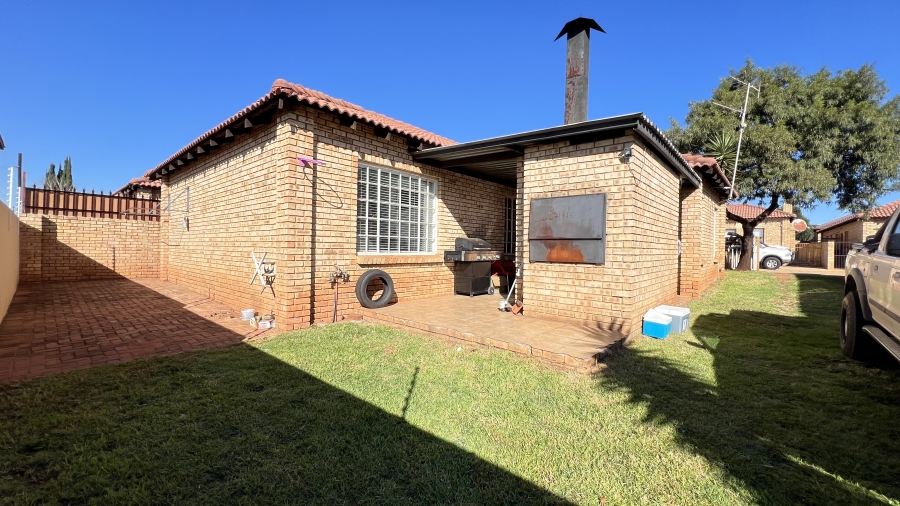 3 Bedroom Property for Sale in Eike Park Gauteng