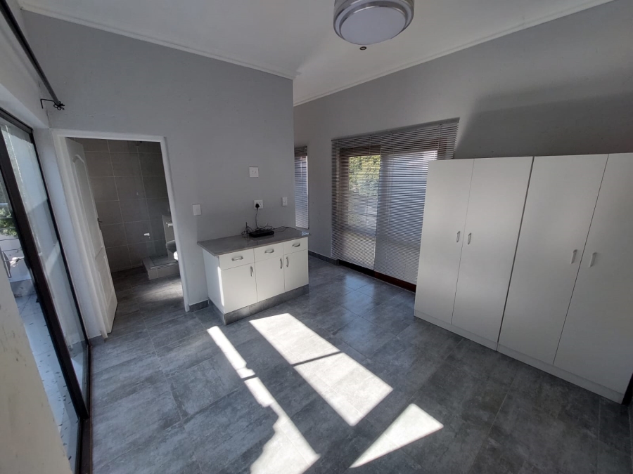 To Let 1 Bedroom Property for Rent in Fourways Gauteng