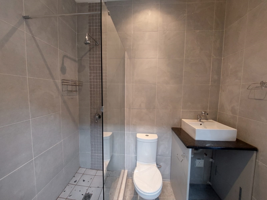 To Let 1 Bedroom Property for Rent in Fourways Gauteng