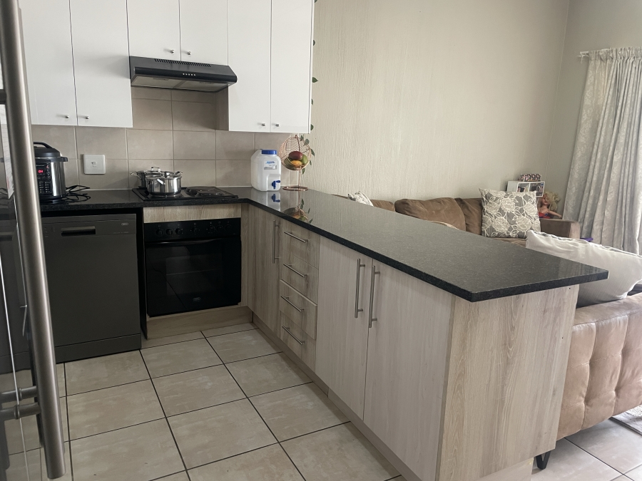 2 Bedroom Property for Sale in Barbeque Downs Gauteng