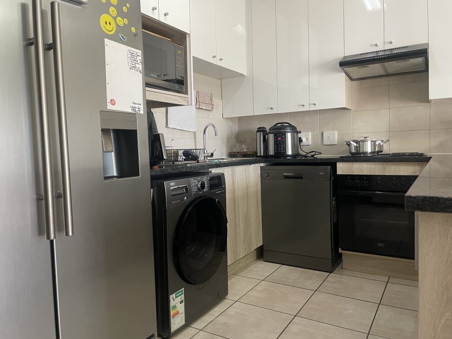 2 Bedroom Property for Sale in Barbeque Downs Gauteng