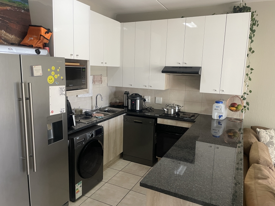 2 Bedroom Property for Sale in Barbeque Downs Gauteng
