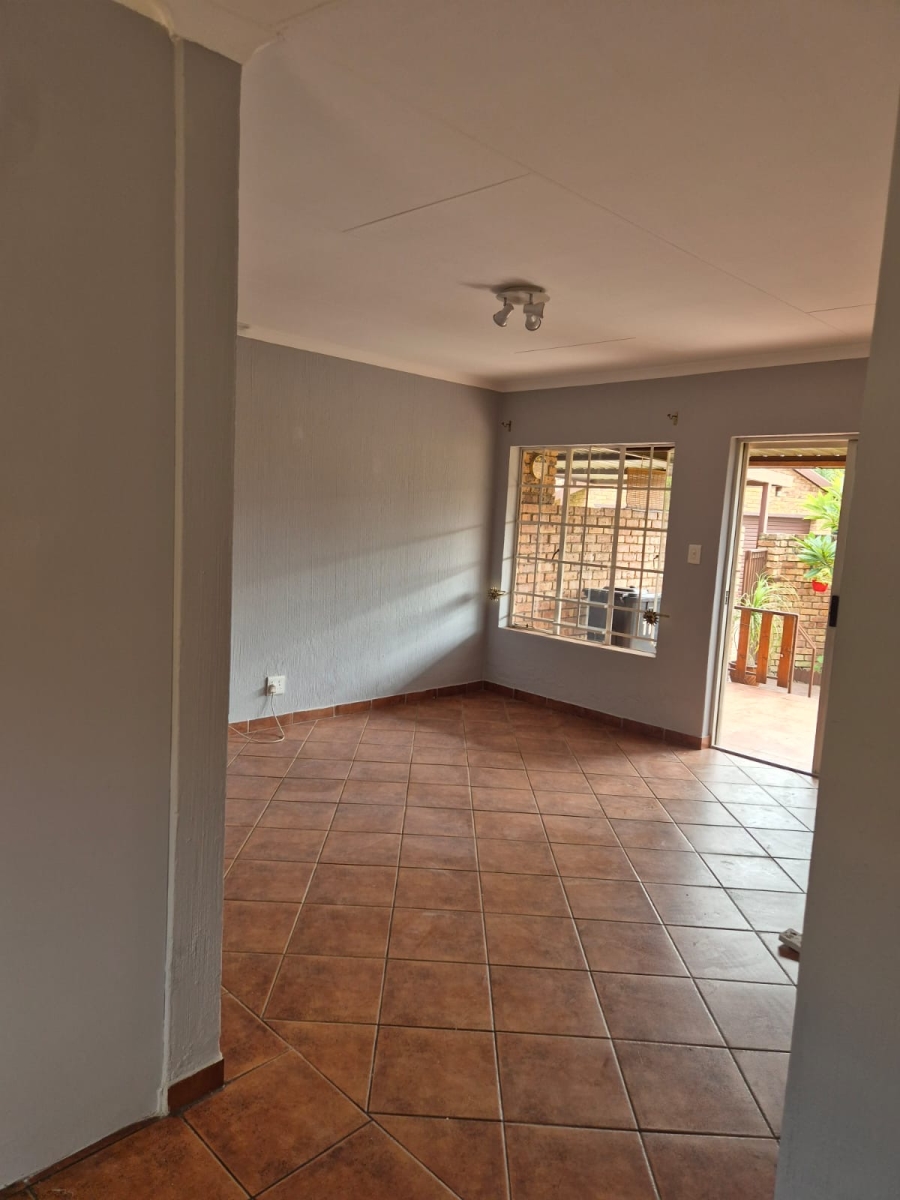 To Let 3 Bedroom Property for Rent in Equestria Gauteng