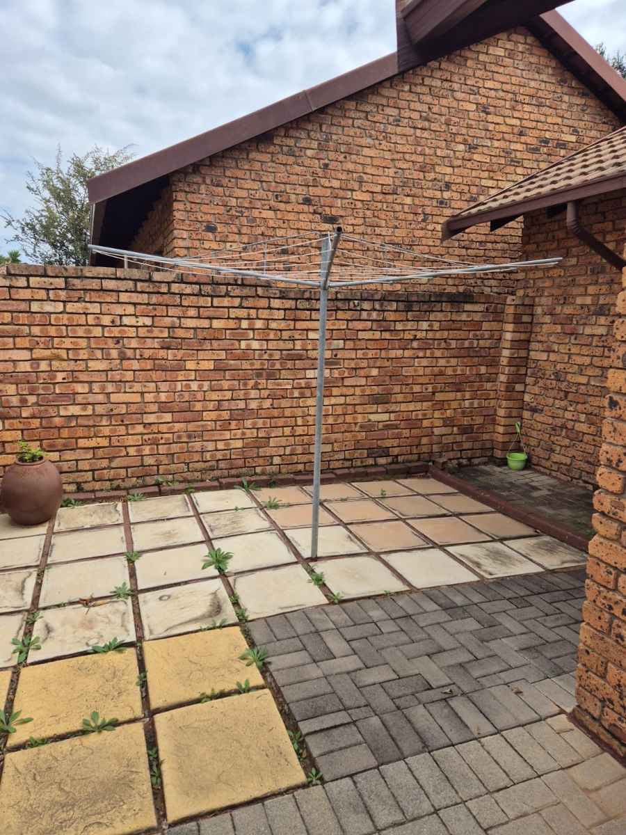 To Let 3 Bedroom Property for Rent in Equestria Gauteng