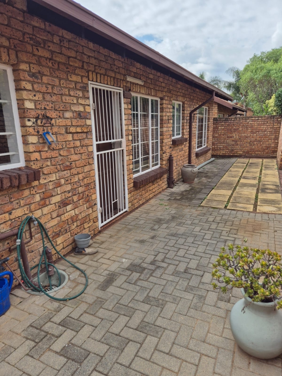 To Let 3 Bedroom Property for Rent in Equestria Gauteng