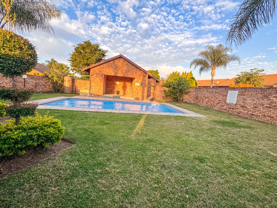 To Let 3 Bedroom Property for Rent in Equestria Gauteng