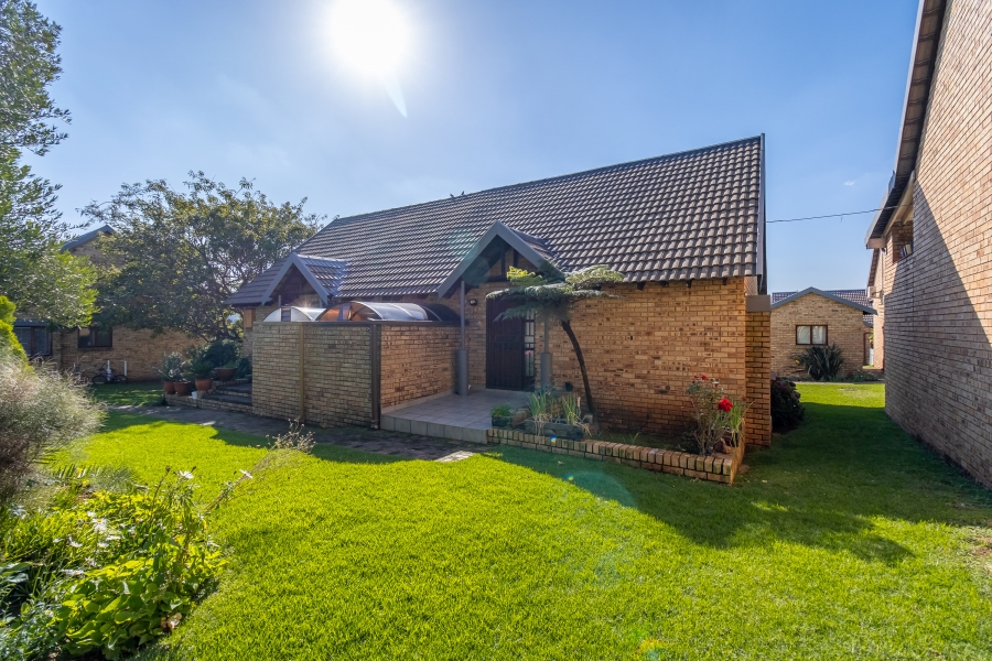 3 Bedroom Property for Sale in Noordheuwel Gauteng