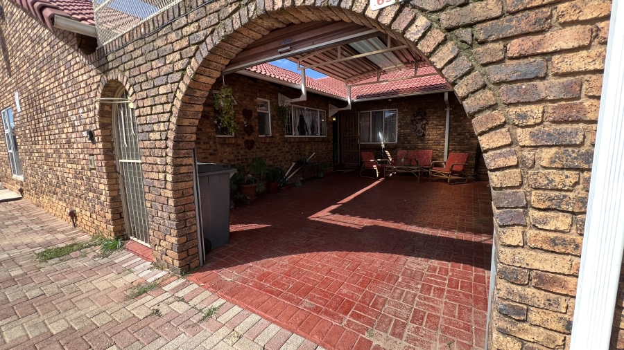 3 Bedroom Property for Sale in Homelake Gauteng