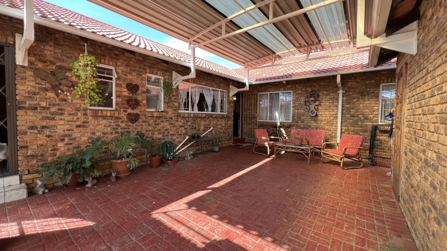 3 Bedroom Property for Sale in Homelake Gauteng