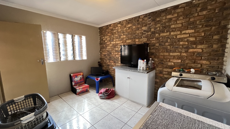 3 Bedroom Property for Sale in Homelake Gauteng