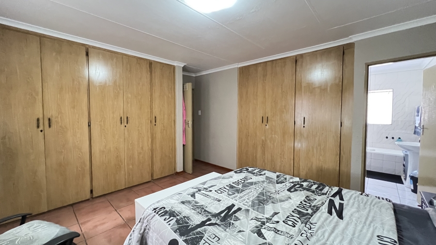 3 Bedroom Property for Sale in Homelake Gauteng