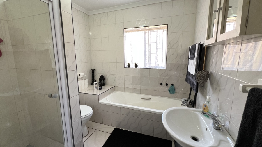 3 Bedroom Property for Sale in Homelake Gauteng