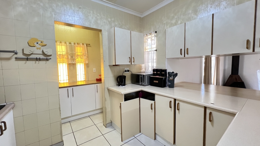 4 Bedroom Property for Sale in Eike Park Gauteng
