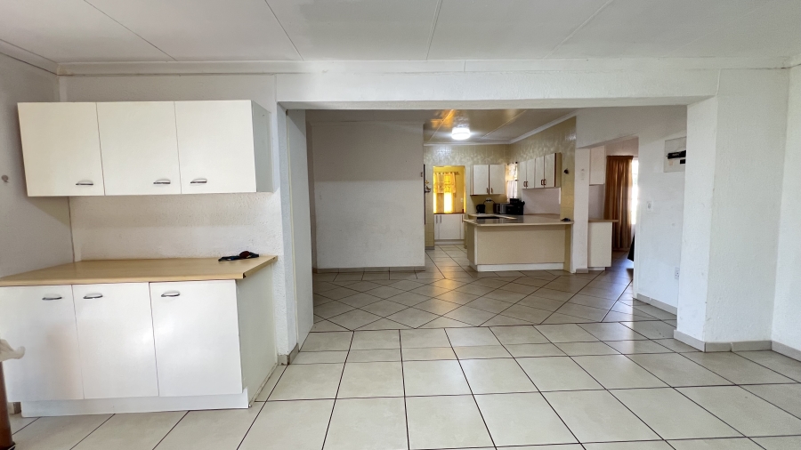 4 Bedroom Property for Sale in Eike Park Gauteng