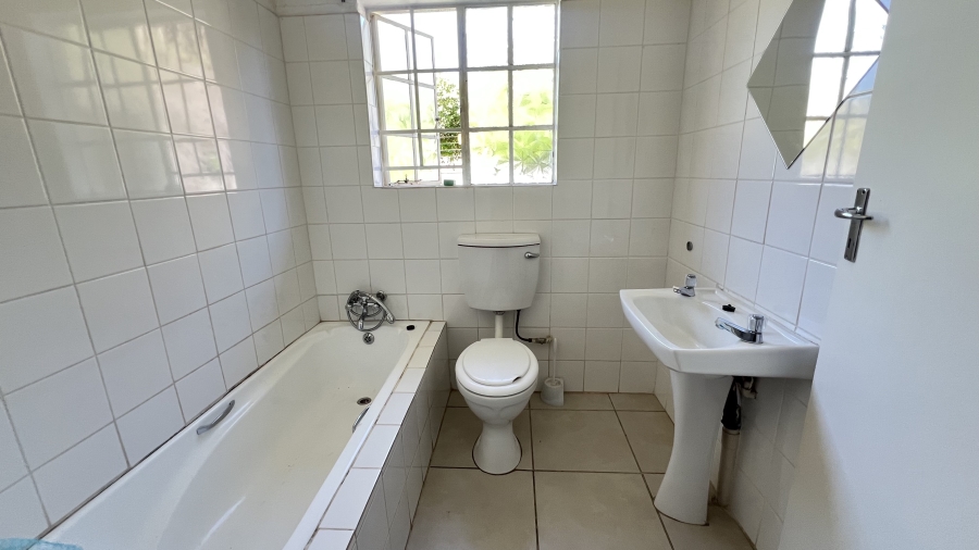 4 Bedroom Property for Sale in Eike Park Gauteng