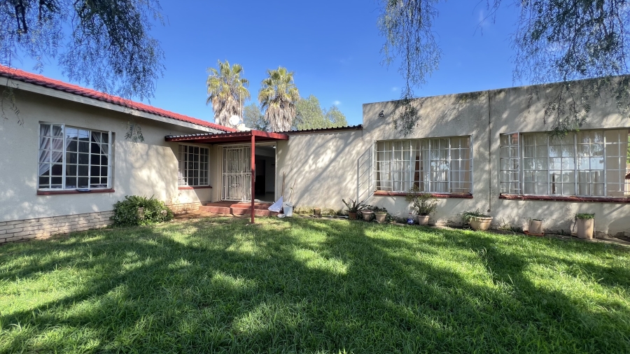 4 Bedroom Property for Sale in Eike Park Gauteng