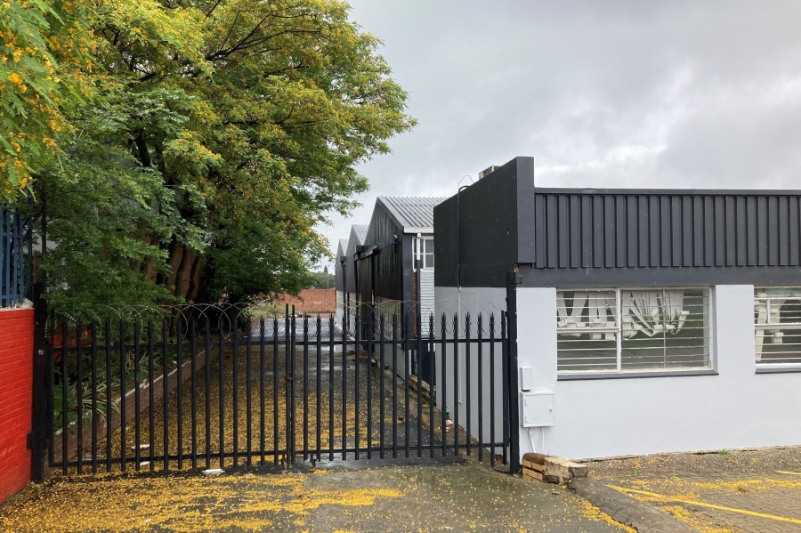 To Let commercial Property for Rent in Spartan Gauteng