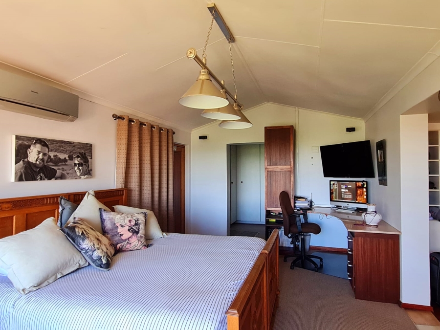 4 Bedroom Property for Sale in Florauna Gauteng