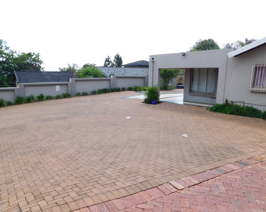 12 Bedroom Property for Sale in Waterkloof Gauteng
