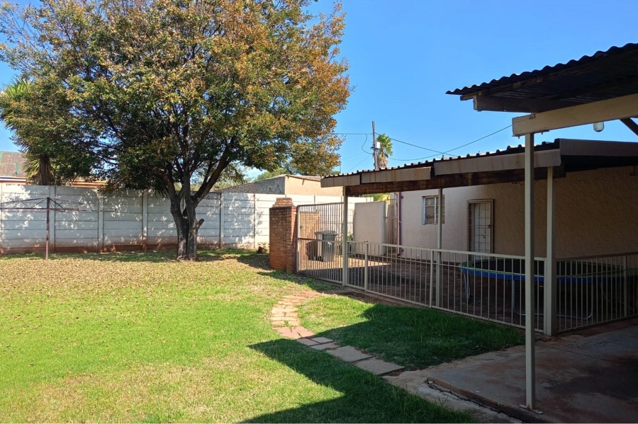To Let 3 Bedroom Property for Rent in Dalview Gauteng