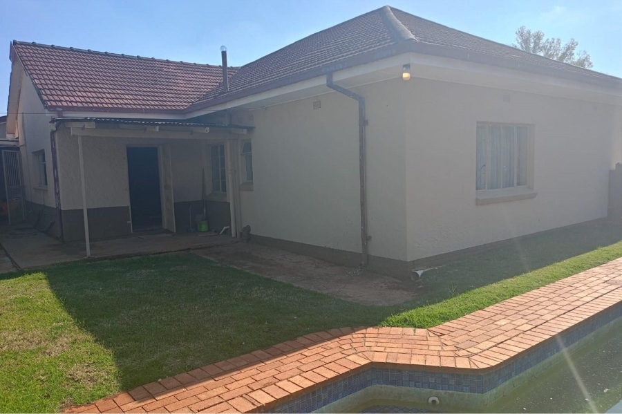 To Let 3 Bedroom Property for Rent in Dalview Gauteng