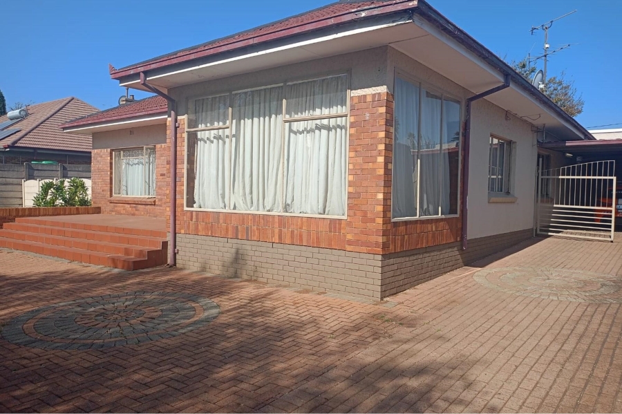 To Let 3 Bedroom Property for Rent in Dalview Gauteng