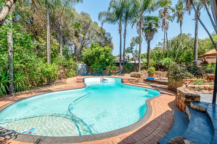 4 Bedroom Property for Sale in La Montagne Gauteng