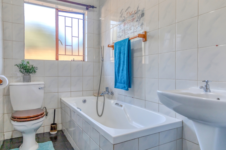 3 Bedroom Property for Sale in Eike Park Gauteng