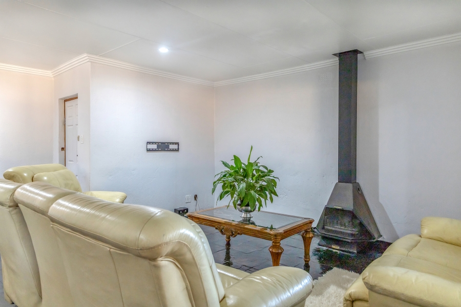 3 Bedroom Property for Sale in Eike Park Gauteng