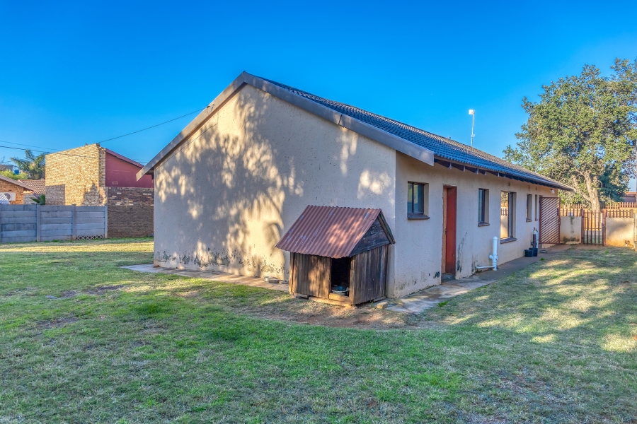 3 Bedroom Property for Sale in Eike Park Gauteng