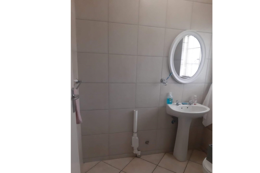 To Let 1 Bedroom Property for Rent in Comet Gauteng