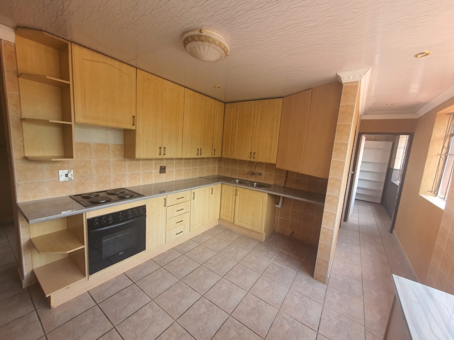 To Let 2 Bedroom Property for Rent in Three Rivers Proper Gauteng