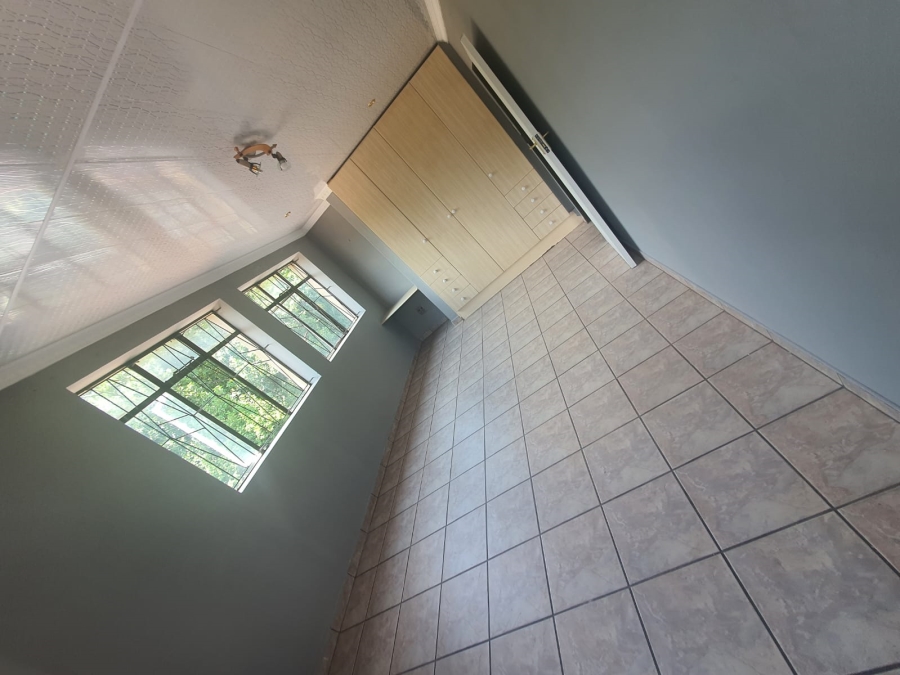 To Let 2 Bedroom Property for Rent in Three Rivers Proper Gauteng