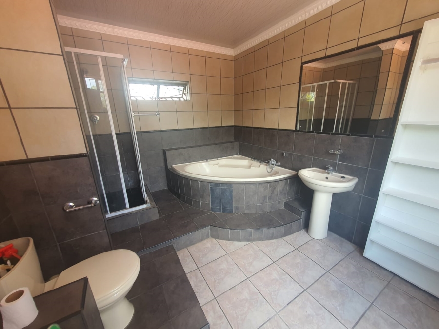 To Let 2 Bedroom Property for Rent in Three Rivers Proper Gauteng