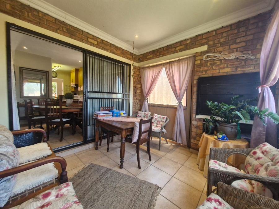 3 Bedroom Property for Sale in Amberfield Gauteng