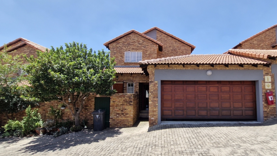 3 Bedroom Property for Sale in Amberfield Gauteng