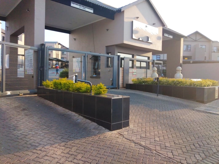 To Let 2 Bedroom Property for Rent in Ruimsig Gauteng
