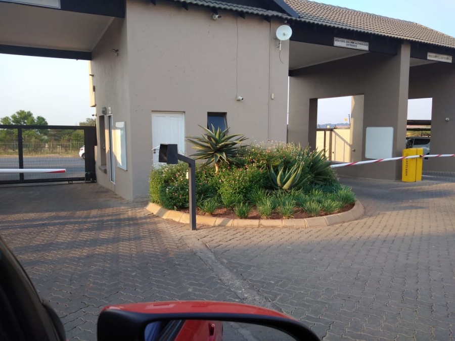 To Let 2 Bedroom Property for Rent in Ruimsig Gauteng