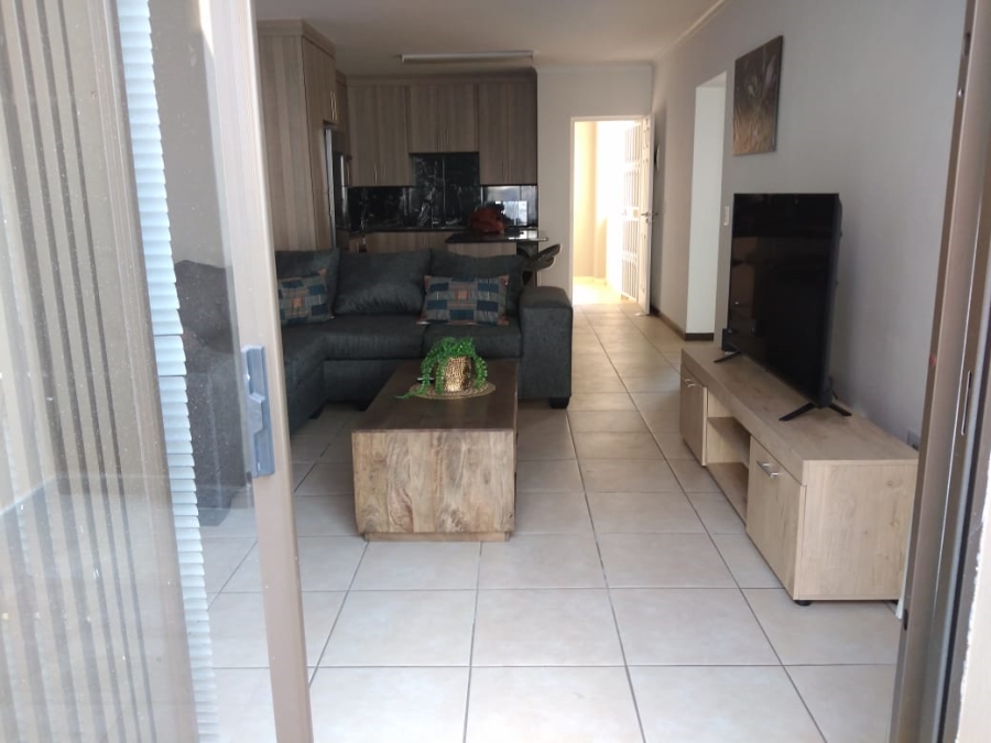 To Let 2 Bedroom Property for Rent in Ruimsig Gauteng
