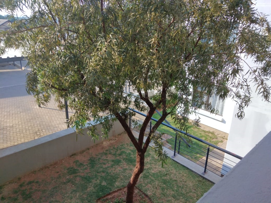 To Let 2 Bedroom Property for Rent in Ruimsig Gauteng