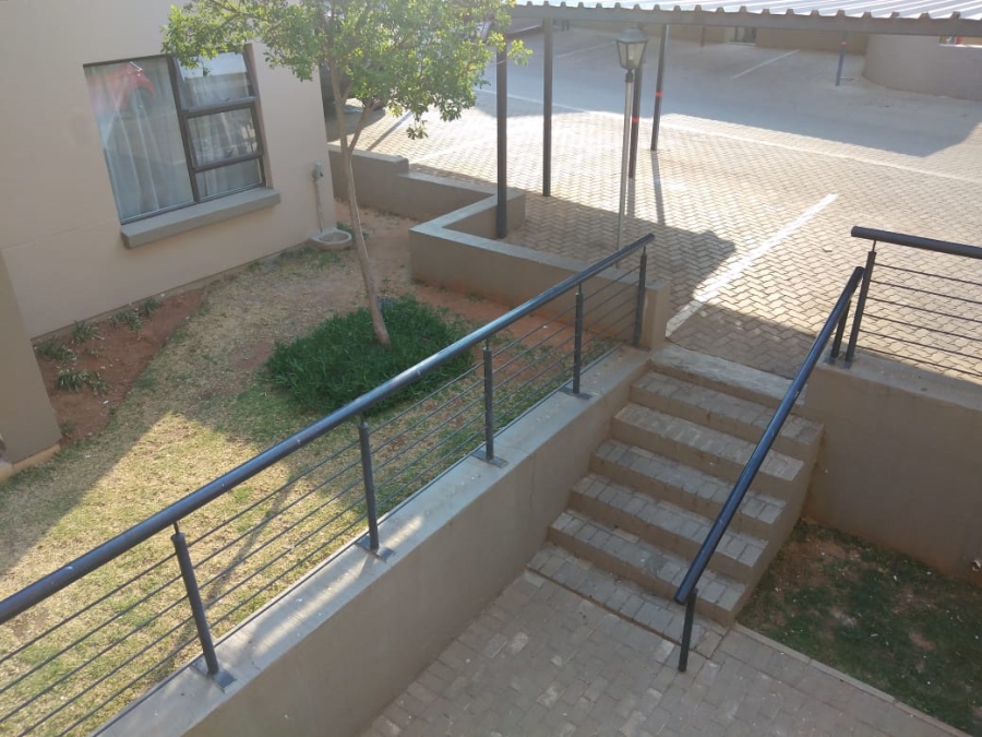 To Let 2 Bedroom Property for Rent in Ruimsig Gauteng