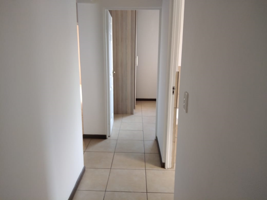 To Let 2 Bedroom Property for Rent in Ruimsig Gauteng