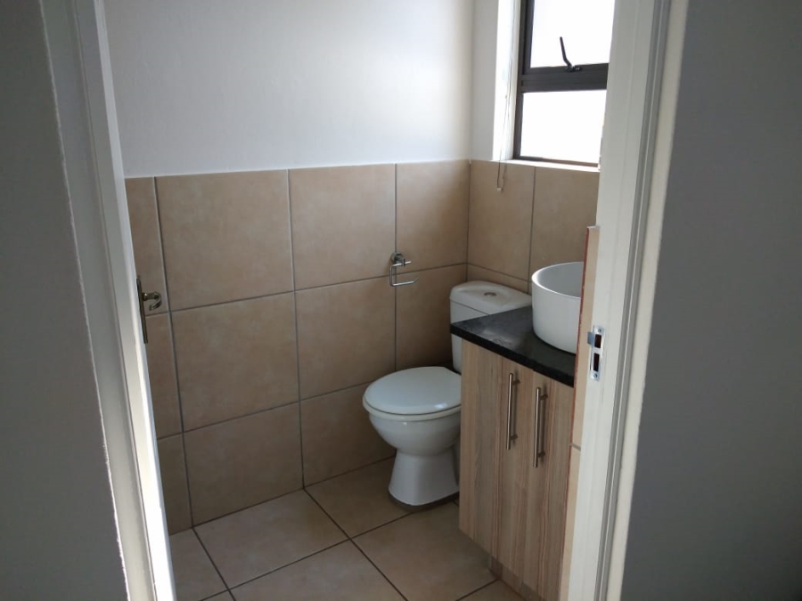 To Let 2 Bedroom Property for Rent in Ruimsig Gauteng