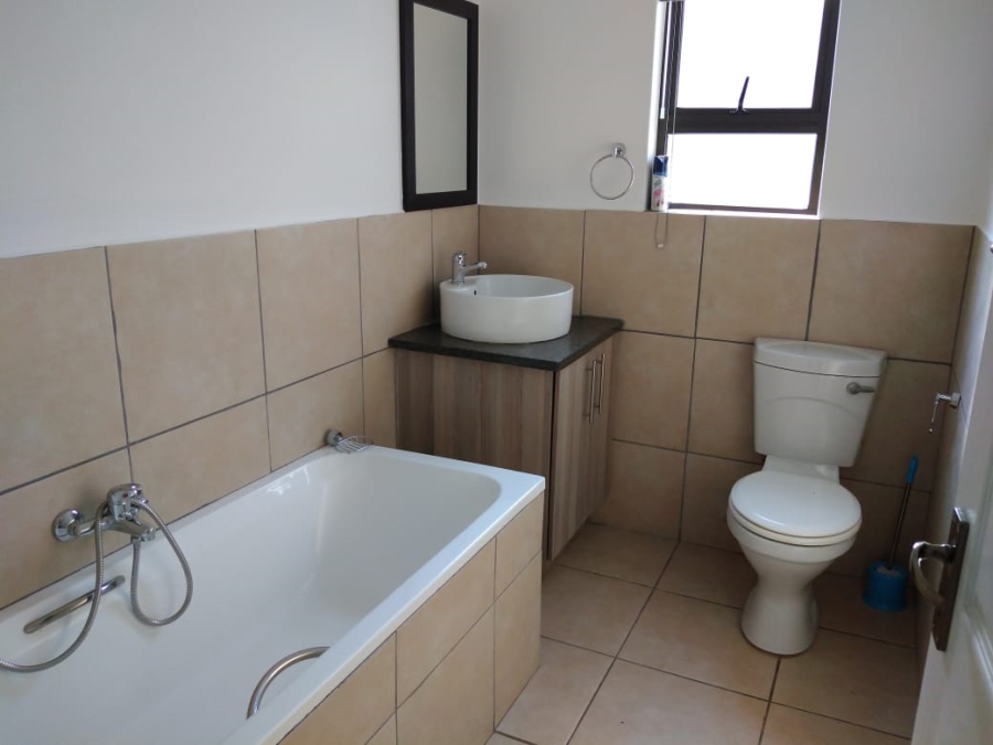 To Let 2 Bedroom Property for Rent in Ruimsig Gauteng