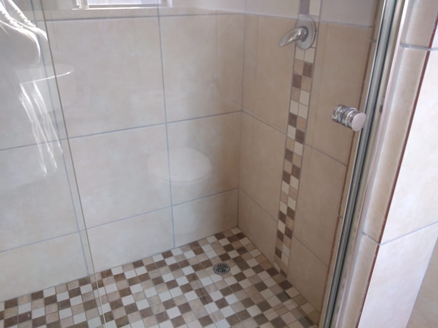 To Let 2 Bedroom Property for Rent in Ruimsig Gauteng